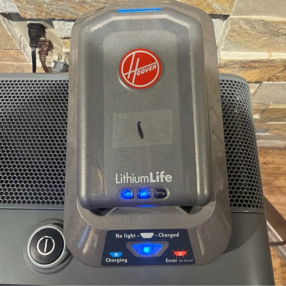 Hoover Charger BH03200 & 20V Lithium Life Battery BH03120 TESTED & WORKING - Picture 3 of 6